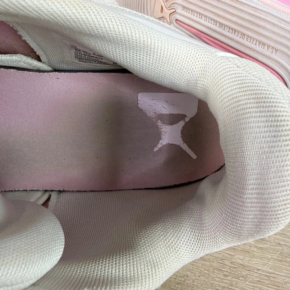 Nike Cosmic Unity 3 Basketball Shoes Pink White Girls Size 7Y